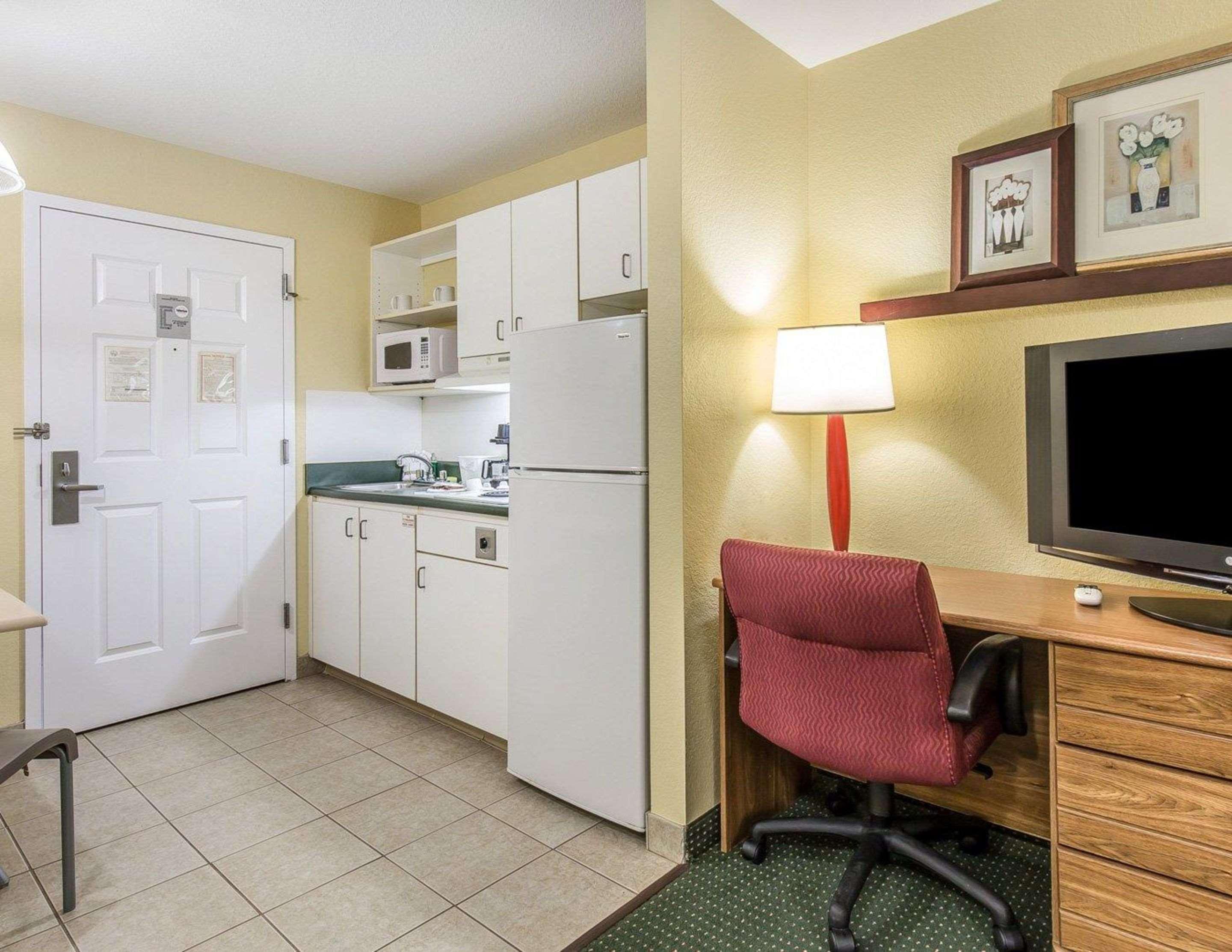 Suburban Studios Fort Myers Cape Coral Екстериор снимка