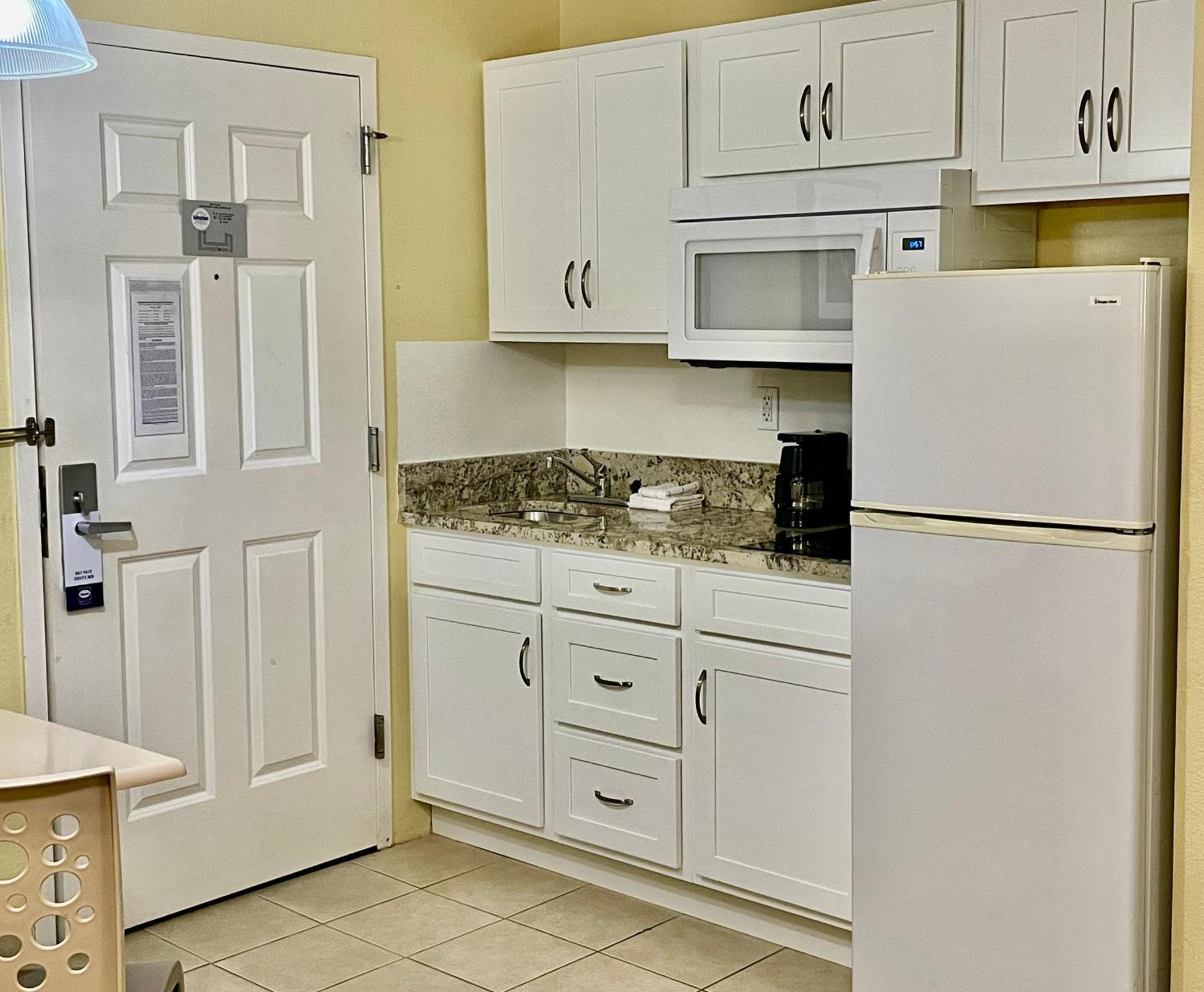 Suburban Studios Fort Myers Cape Coral Екстериор снимка