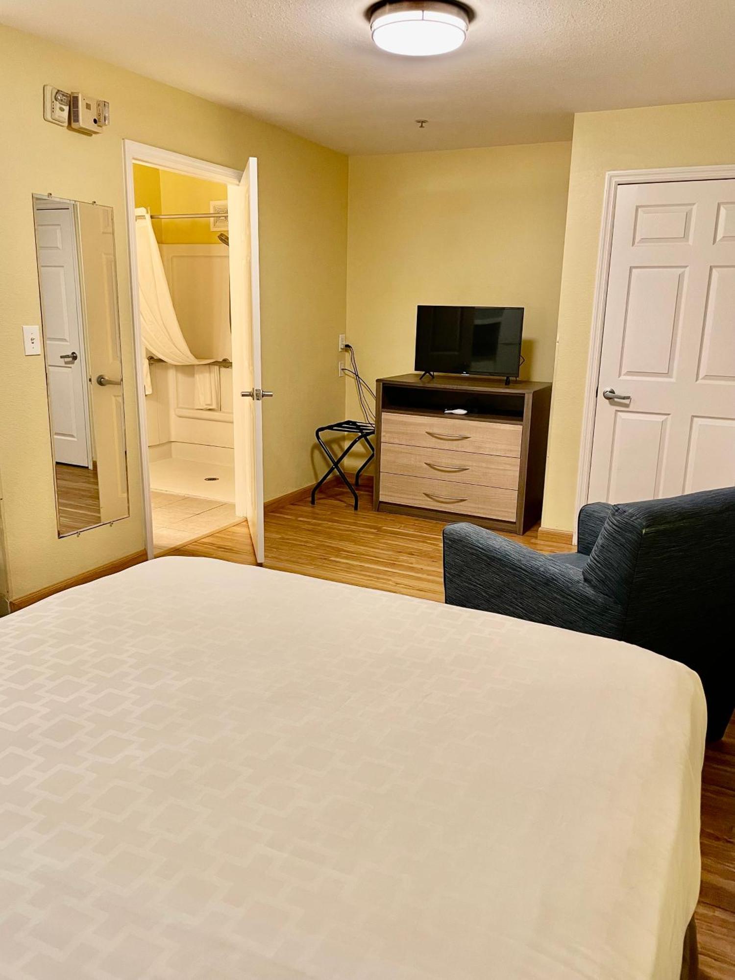 Suburban Studios Fort Myers Cape Coral Екстериор снимка