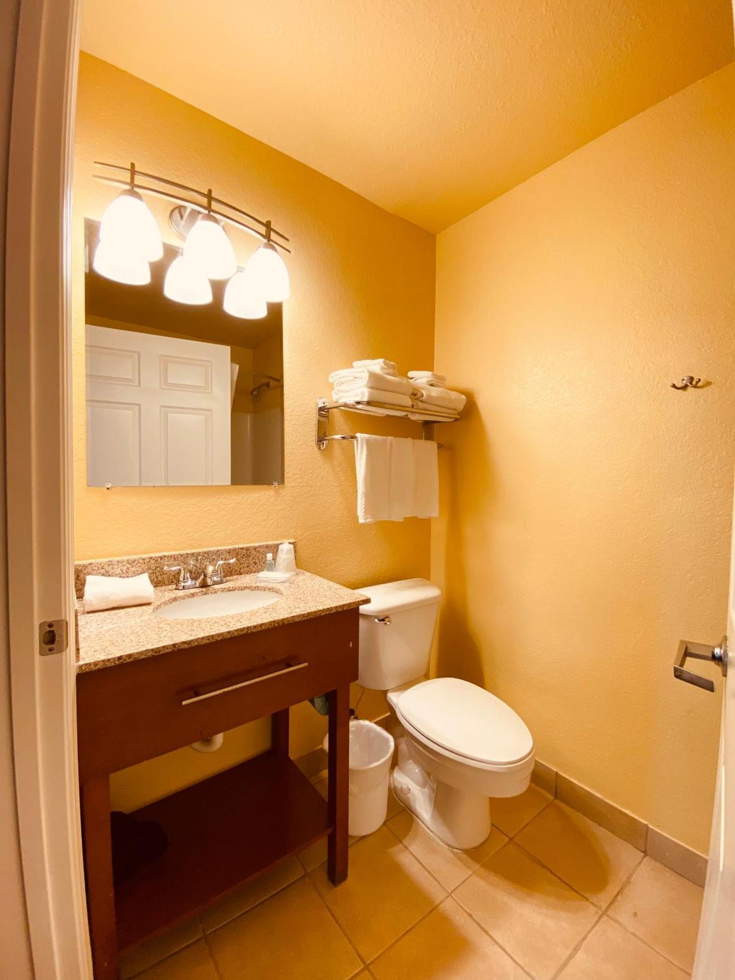 Suburban Studios Fort Myers Cape Coral Екстериор снимка