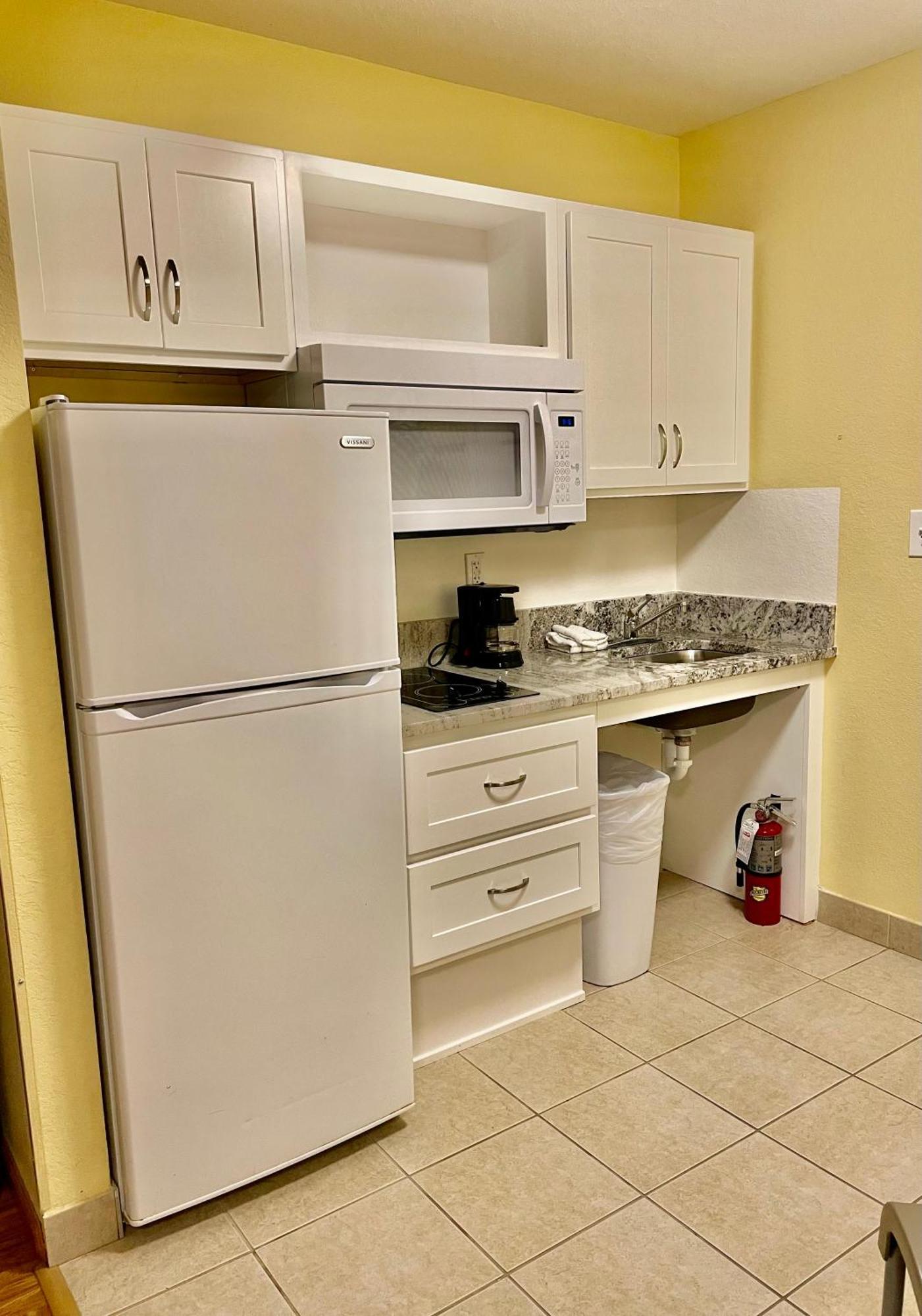 Suburban Studios Fort Myers Cape Coral Екстериор снимка