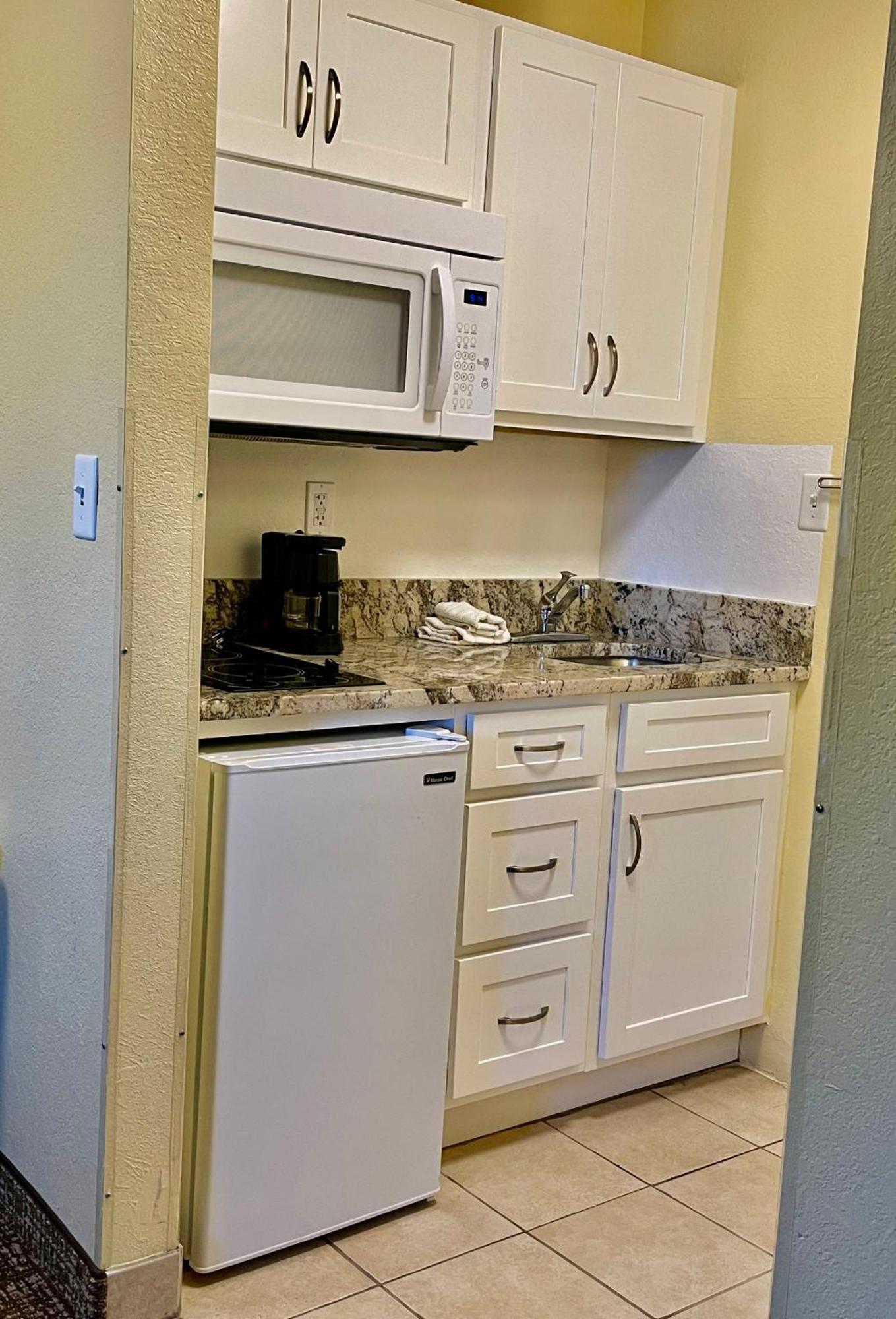 Suburban Studios Fort Myers Cape Coral Екстериор снимка
