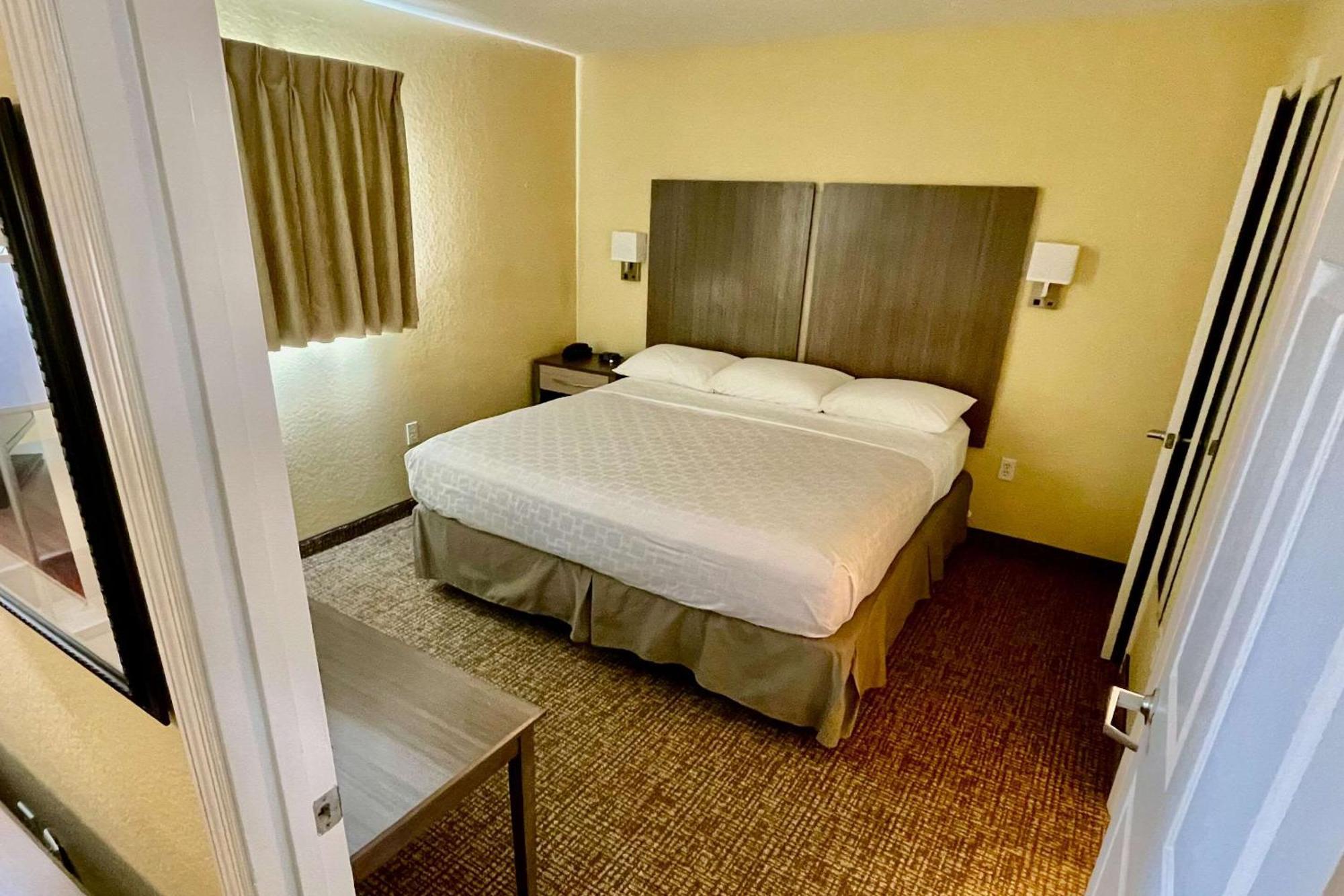 Suburban Studios Fort Myers Cape Coral Екстериор снимка