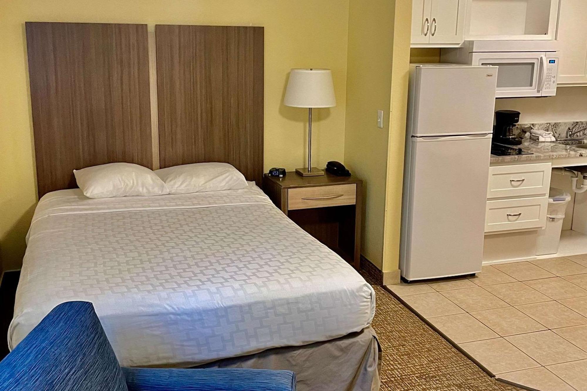 Suburban Studios Fort Myers Cape Coral Екстериор снимка