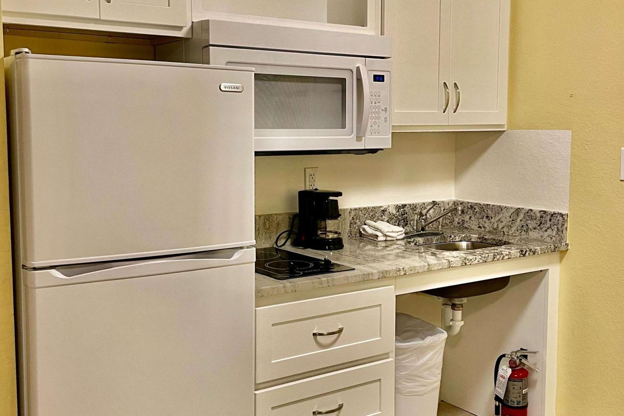 Suburban Studios Fort Myers Cape Coral Екстериор снимка