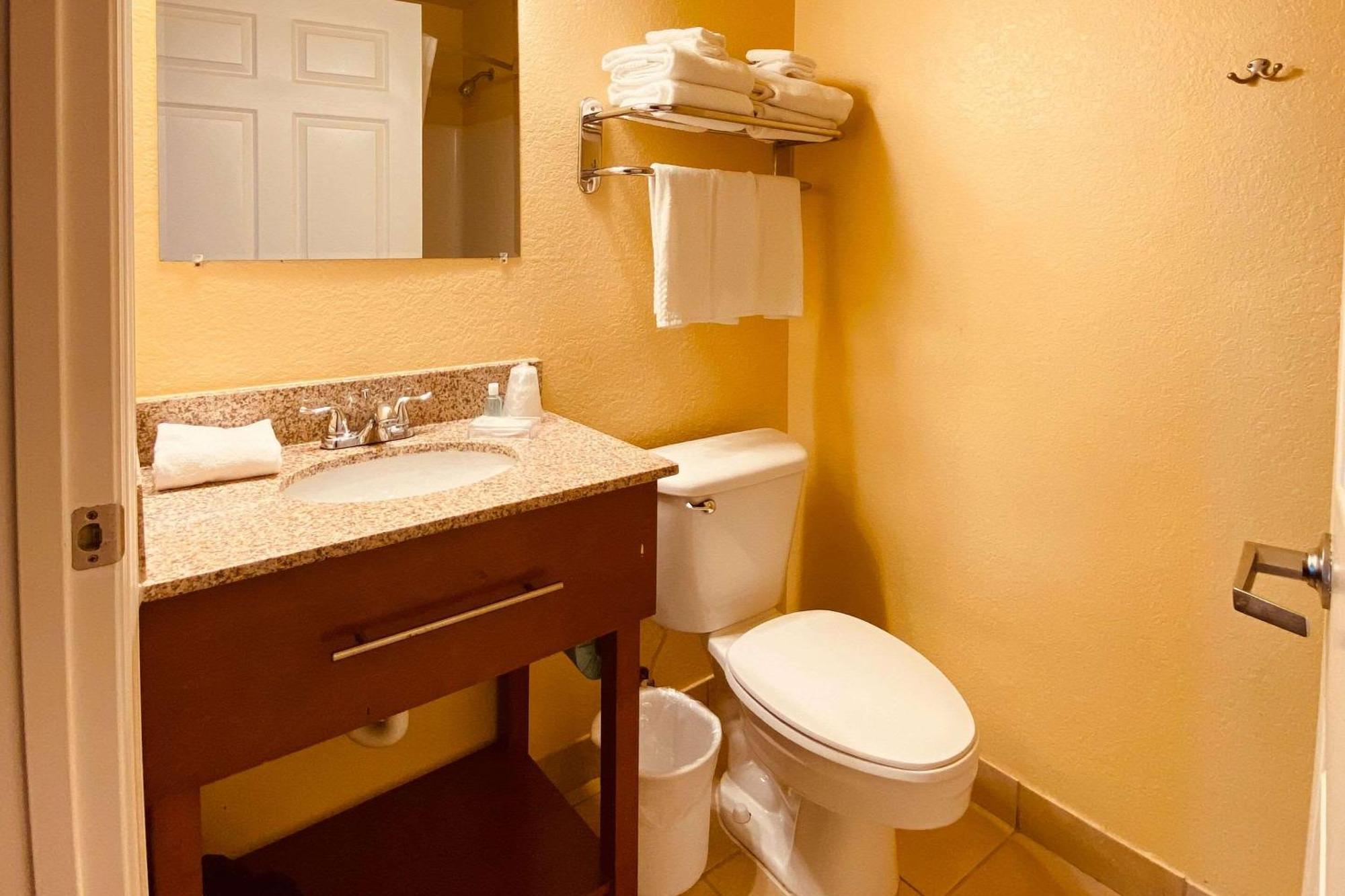 Suburban Studios Fort Myers Cape Coral Екстериор снимка