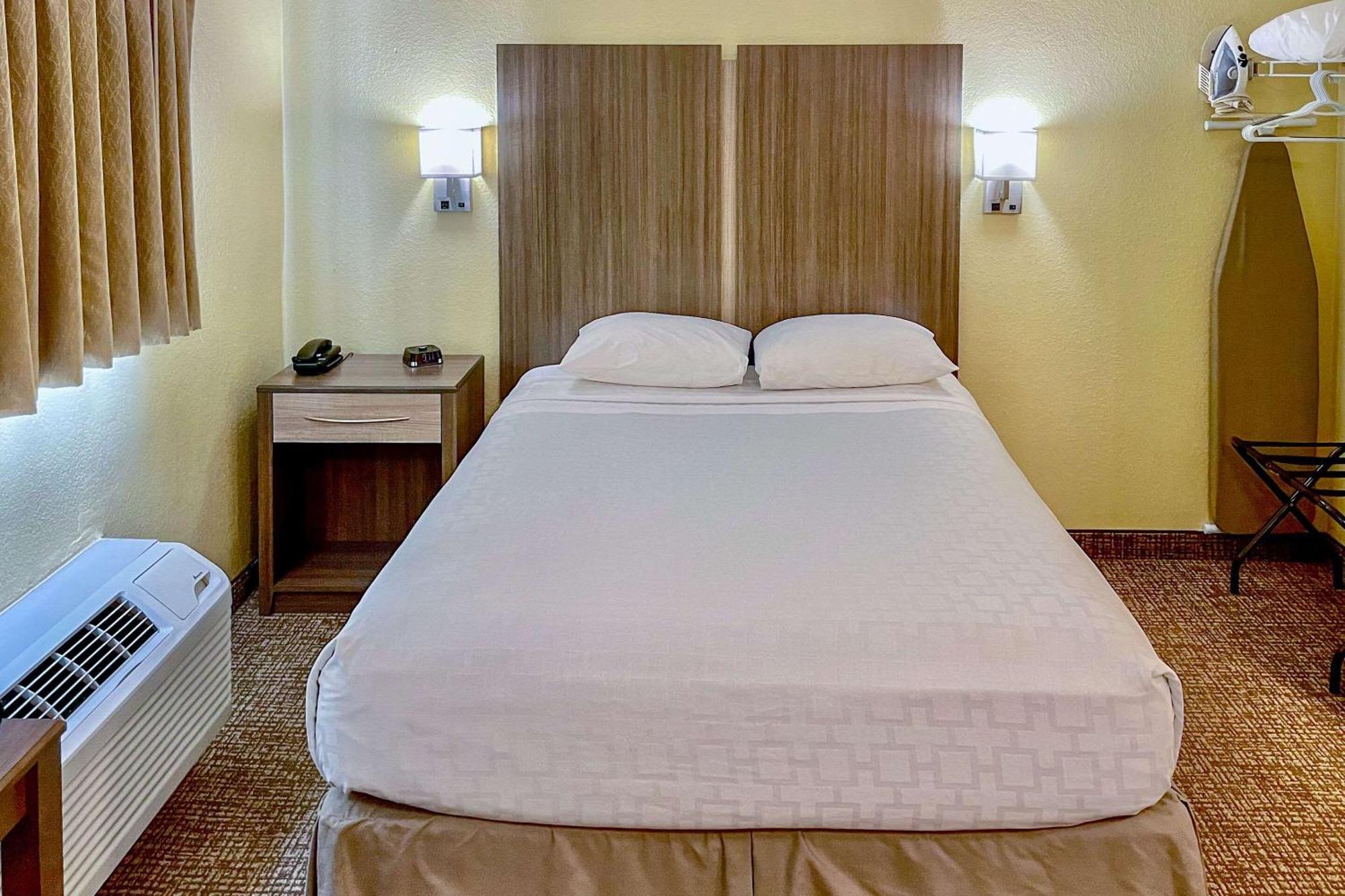 Suburban Studios Fort Myers Cape Coral Екстериор снимка