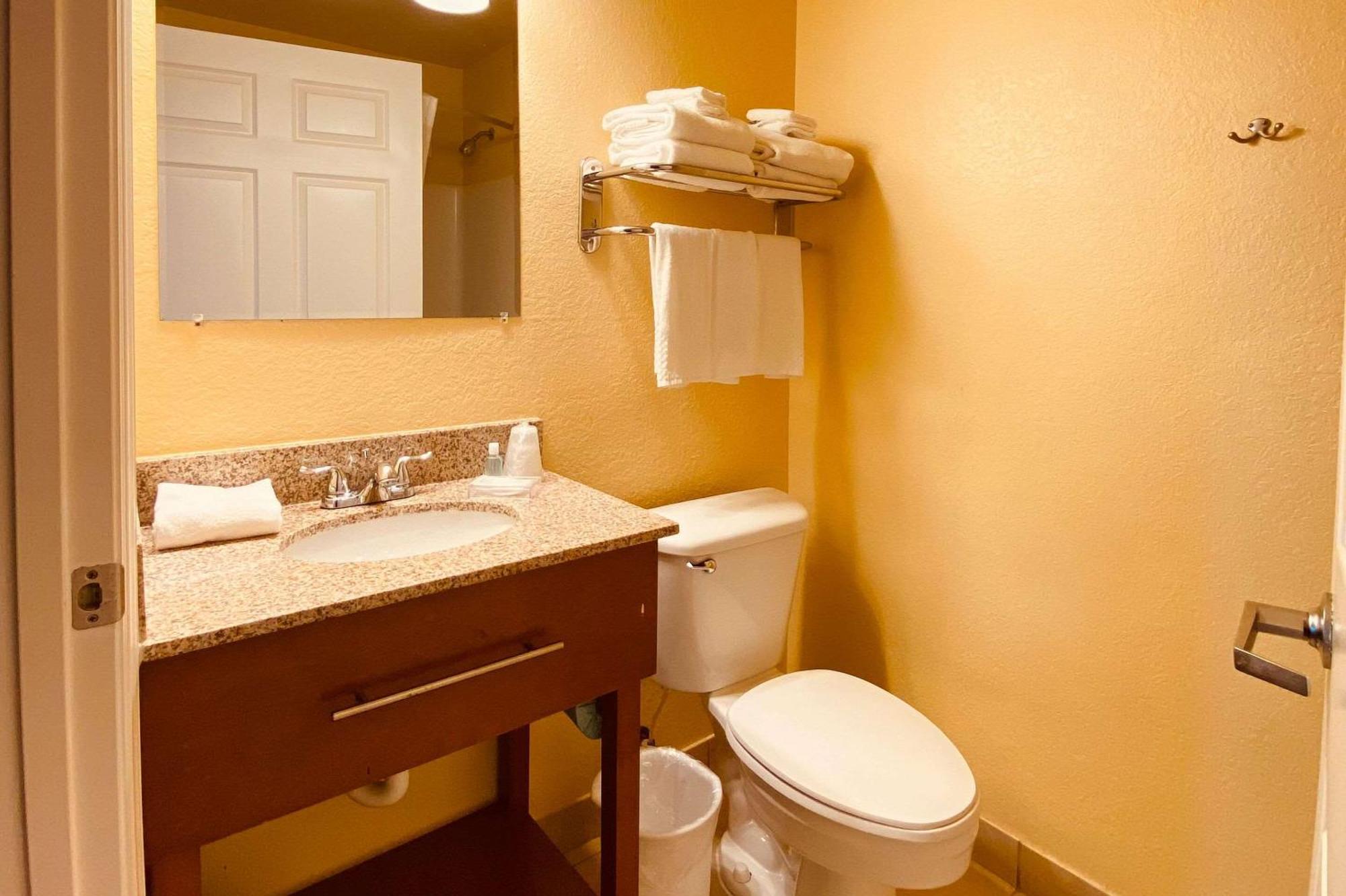 Suburban Studios Fort Myers Cape Coral Екстериор снимка