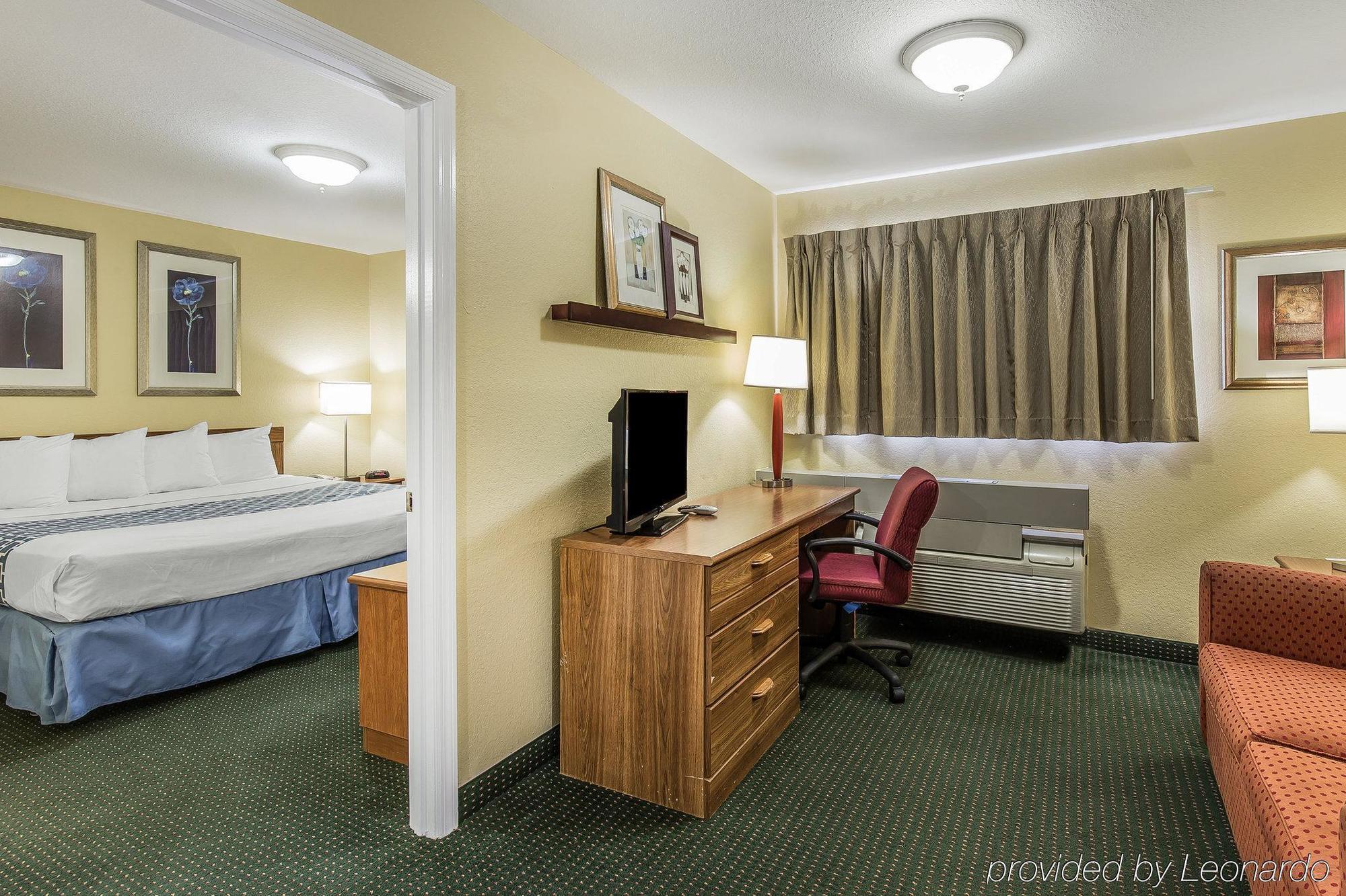 Suburban Studios Fort Myers Cape Coral Екстериор снимка