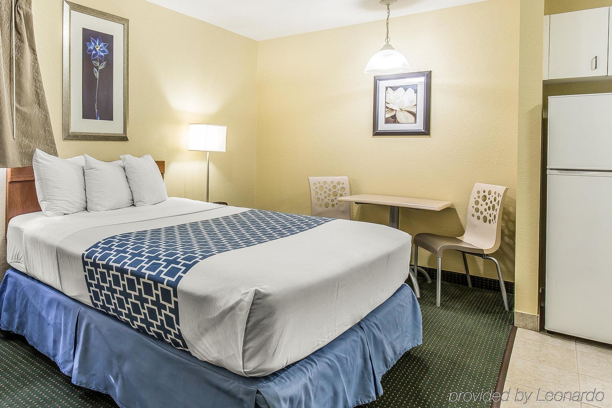Suburban Studios Fort Myers Cape Coral Екстериор снимка