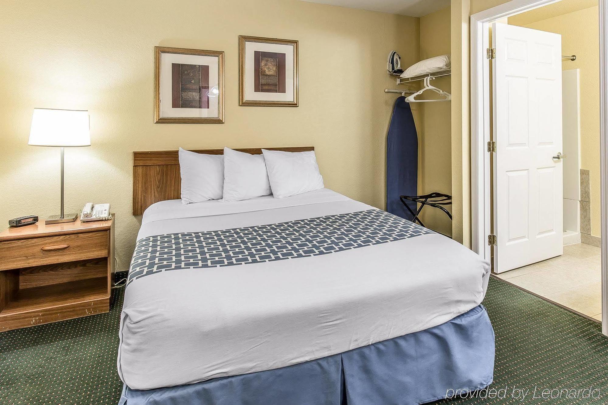 Suburban Studios Fort Myers Cape Coral Екстериор снимка